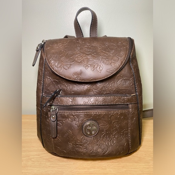 Giani Bernini Brown Pebble Embossed Tooling Hobo Backpack - Picture 1 of 7